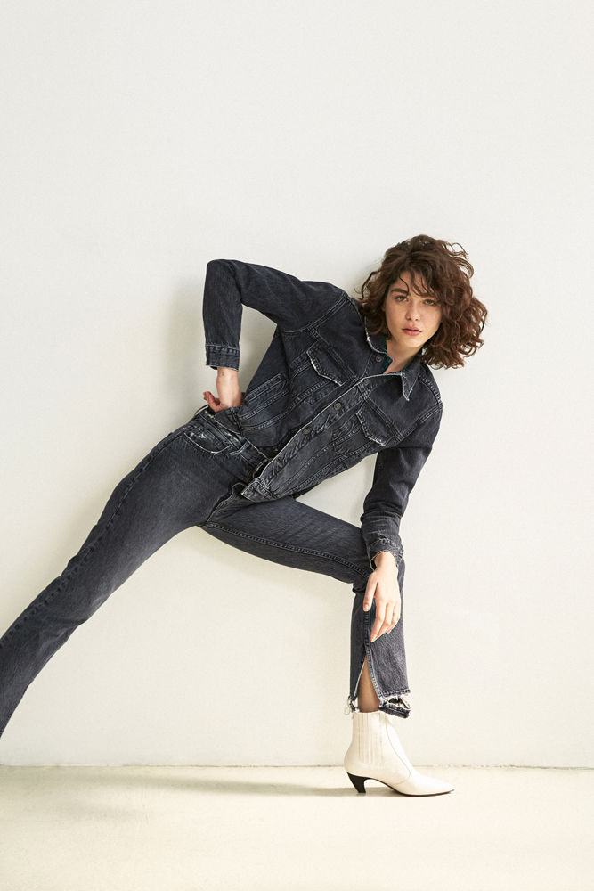 Sylve Colless – SLVRLAKE