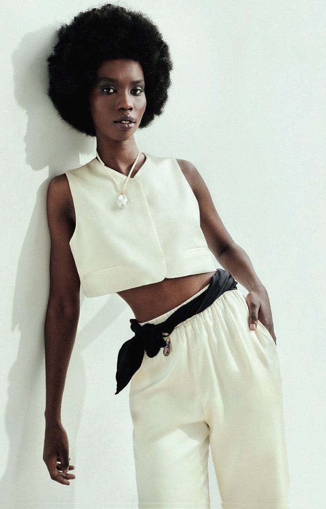 Madison Voloshin – VOGUE AU/ JAN '22 VIEWPOINT