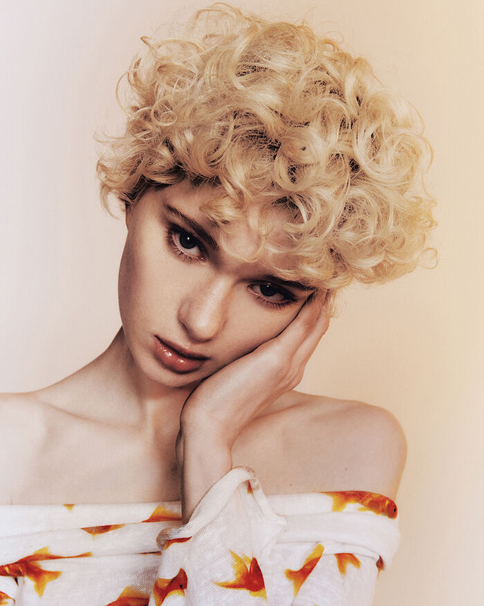 NISHA VAN BERKEL – BEE